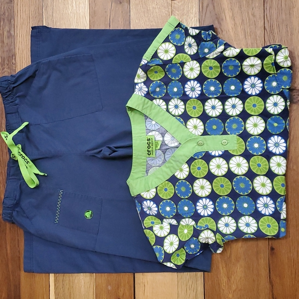 Crocs scrub set